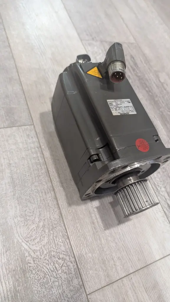 USED Siemens servo motor 1FK7063-2AF71-1RG0 Used(3)